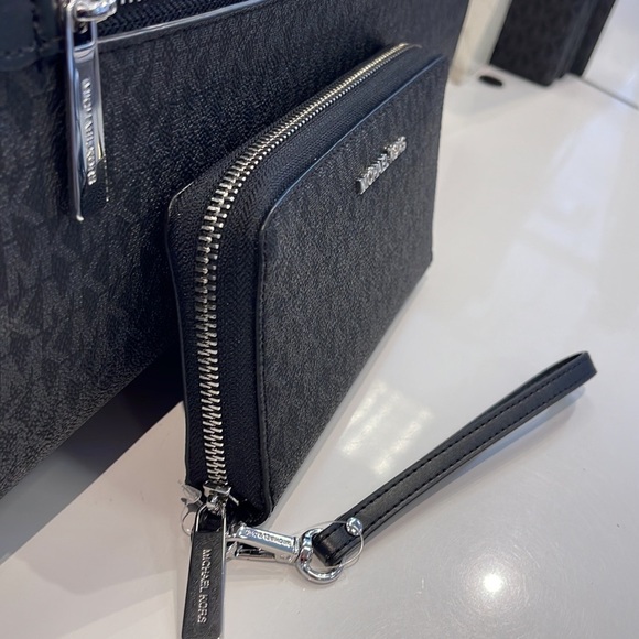 Michael Kors MK Signature Large Flat Multi-Function Phone Case Wallet Wristlet - Picture 15 of 16